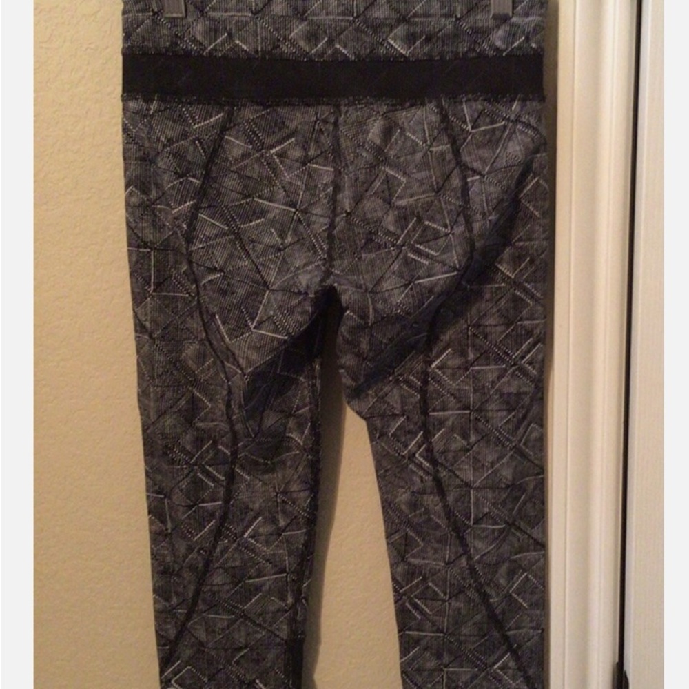 LULULEMON Inspire II Tights Formation Alpine White/Black Size: 4 - Picture 4 of 6